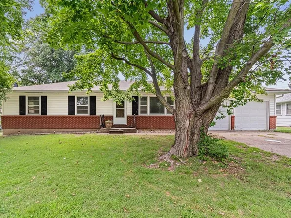 506 Country Club Rd, Lexington, MO 64067