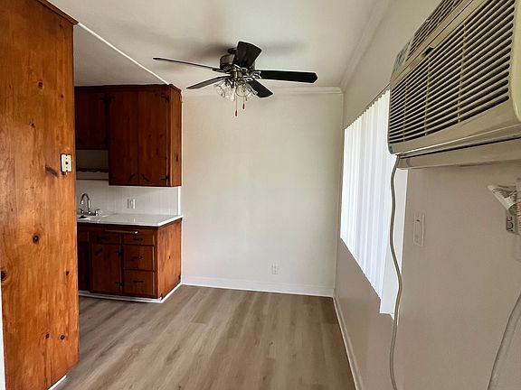 5th image of 5911 Whitsett Ave #0