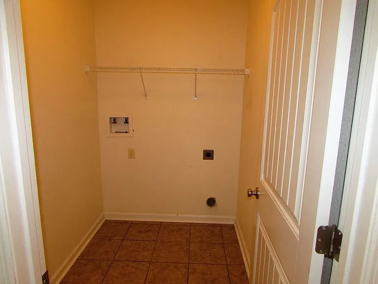 4717 Custer Dr — Photo 16