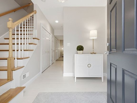 5th image of 923 Lagrange St Unit 923
