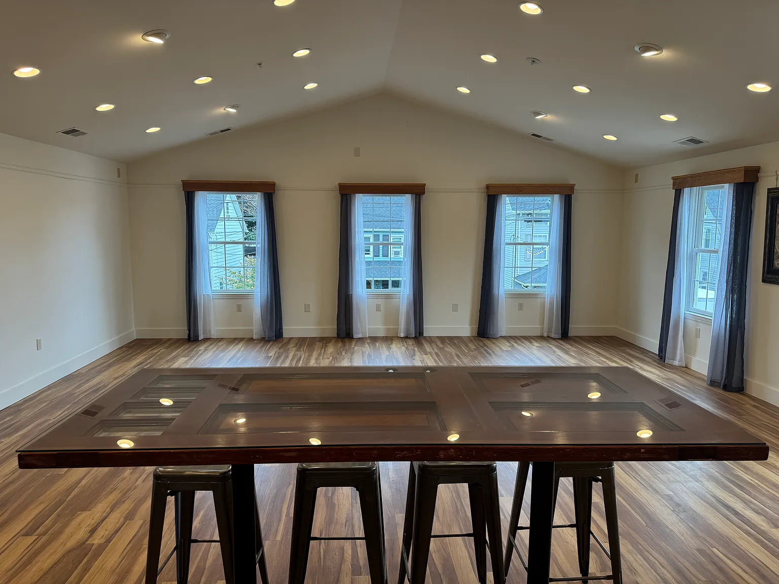 1 bed, 1200 sqft, $1,900 — Photo 4