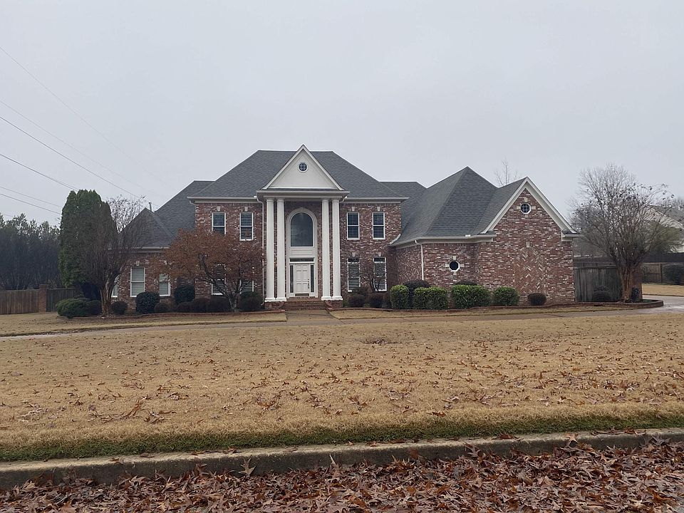 1st image of 2633 Fox Hill Cir E