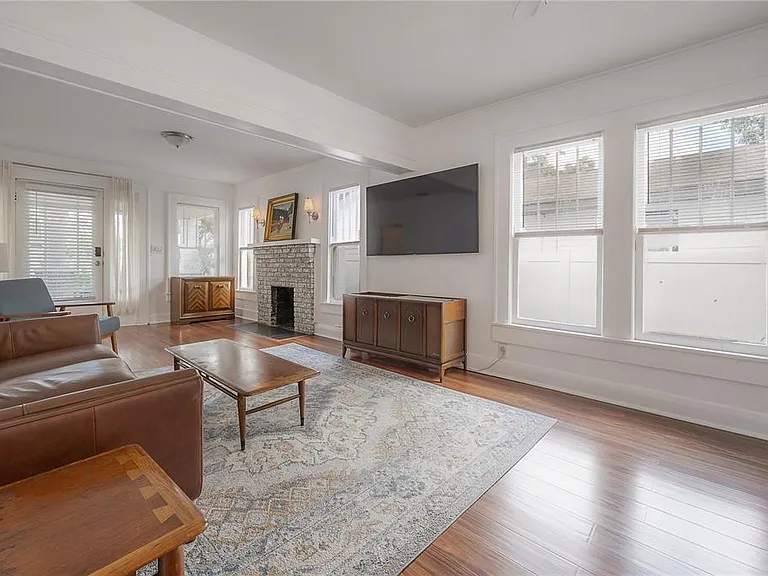 207 W Hiawatha St — Photo 5