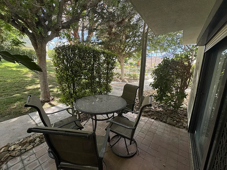 48728 Desert Flower Dr — Photo 32