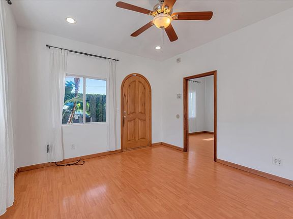 5th image of 1583 W 35th St