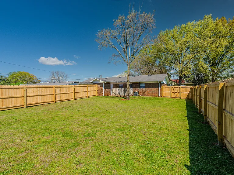 704 Candler Ave #B — Photo 26