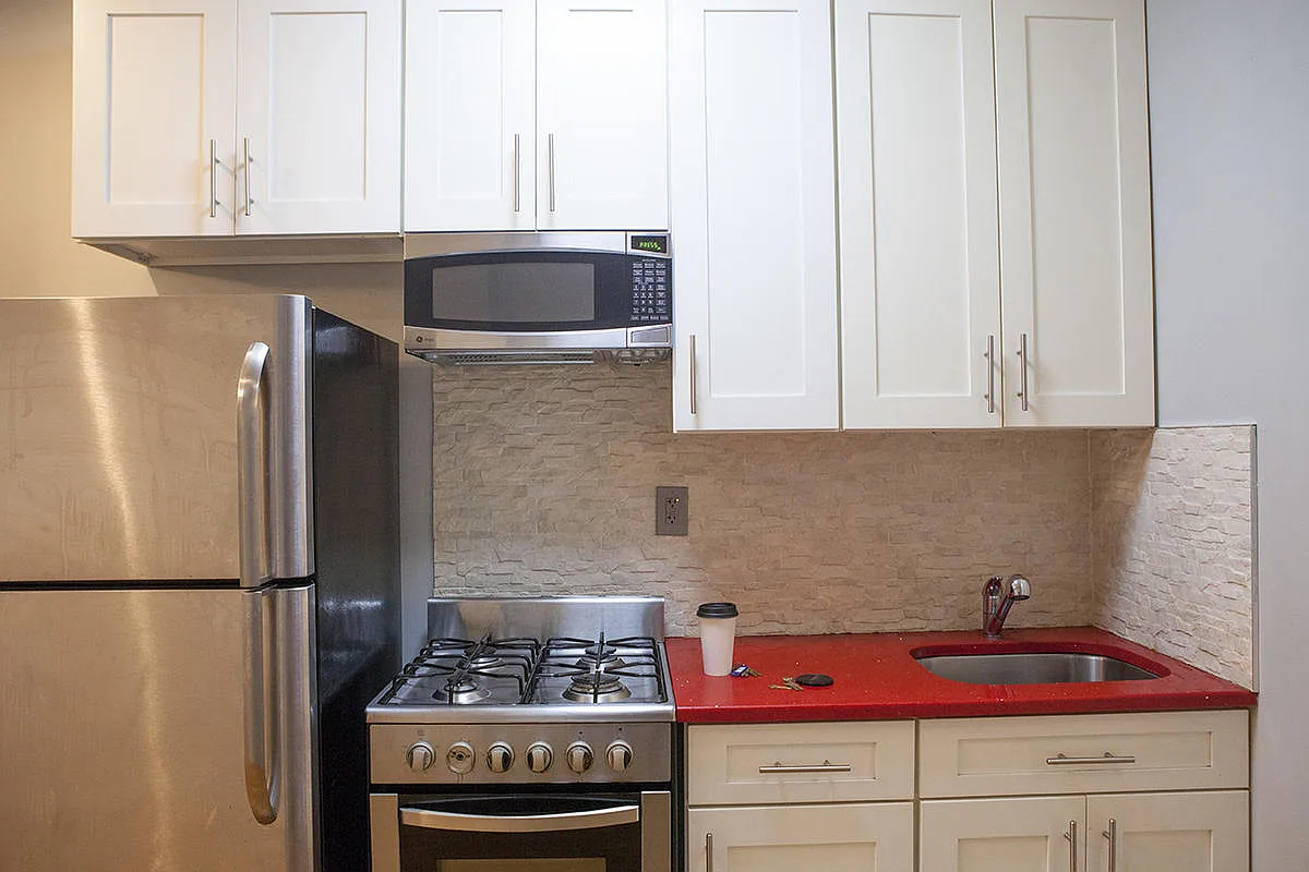 Building Photo - 347 Linden St #3B