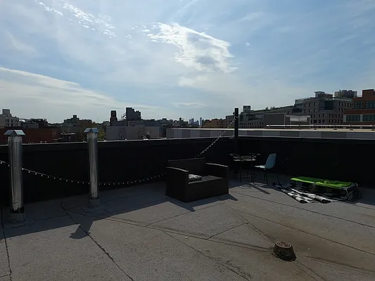 Rented by ERNY LLC | media 9
