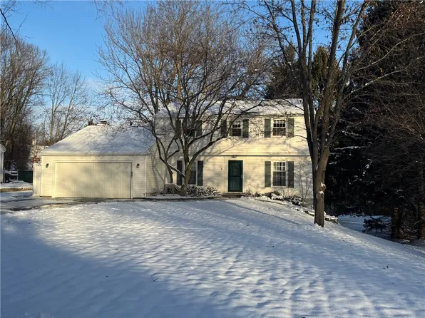 2 Timber Ln, Fairport, NY 14450