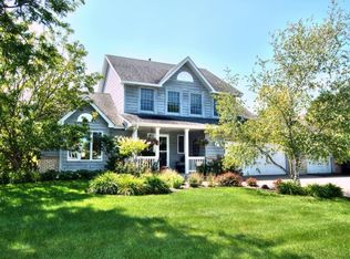 4441 Hillvale Ave N, Oakdale, MN 55128