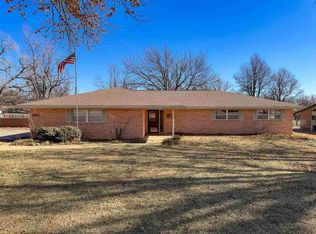1701 Blake Dr, Ponca City, OK 74604