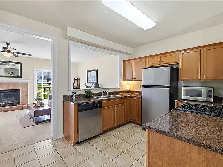 10565 Cherry Grove Ct — Photo 11