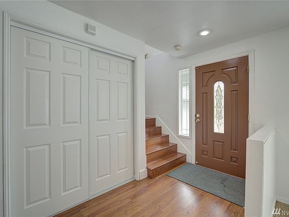 3rd image of 22130 NE 10th Pl