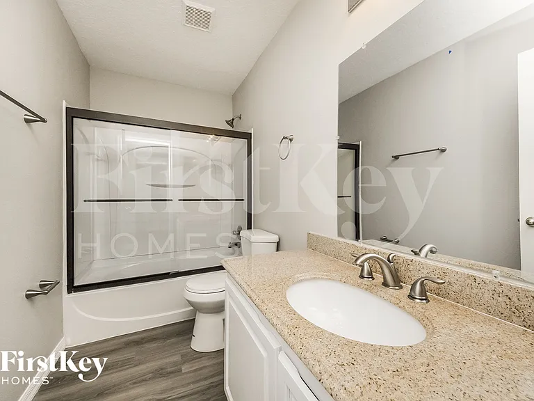 796 Lakeview Pointe Dr — Photo 12
