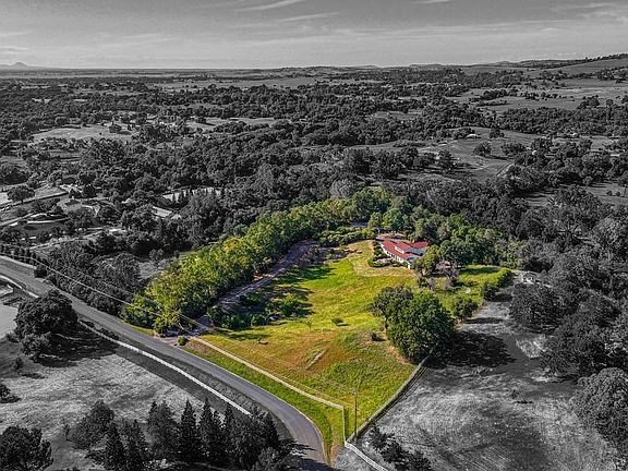 3rd image of 2495 Meadow Creek Rd