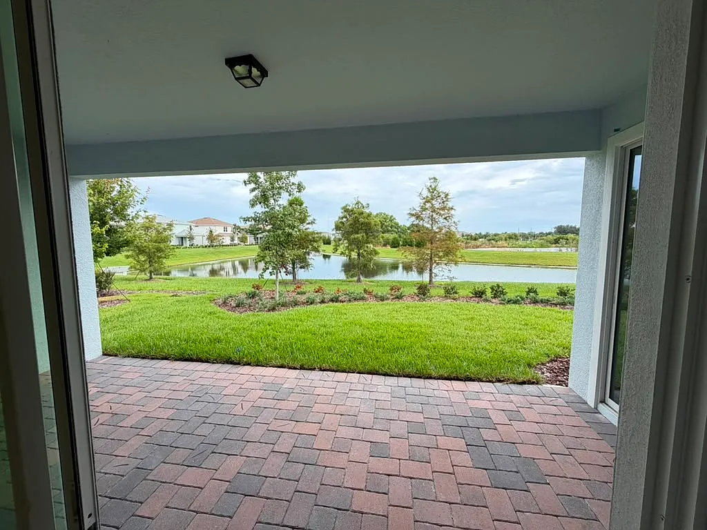 WG 467 Winter Grove Boulevard — Photo 2