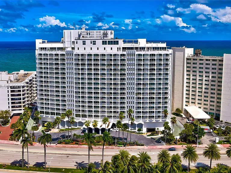 5401 Collins Ave #928 — Photo 22