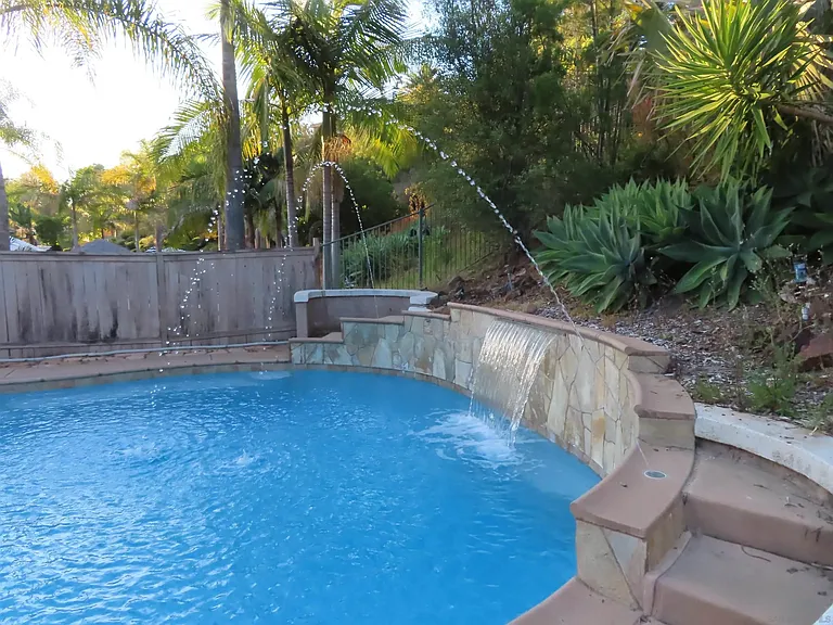 Swimming Pool/Hot Tub/Sauna