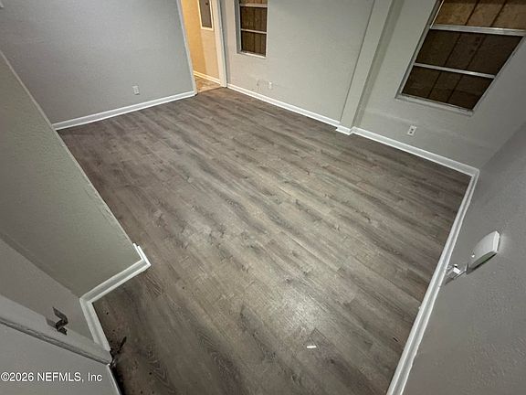3rd image of 3325 COLUMBUS Avenue
