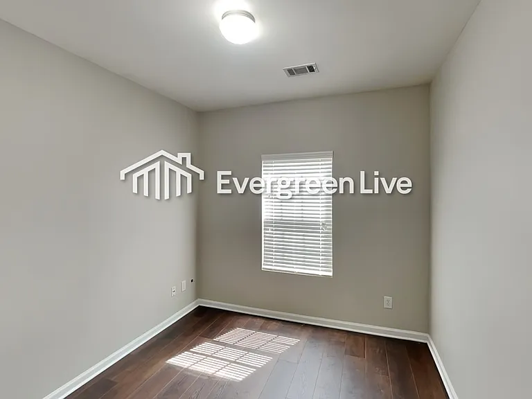 5060 Pioneer Pkwy — Photo 11