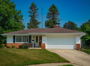 8033 18th Ave, Kenosha, WI 53143