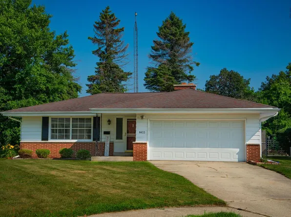 8033 18th AVENUE, Kenosha, WI 53143