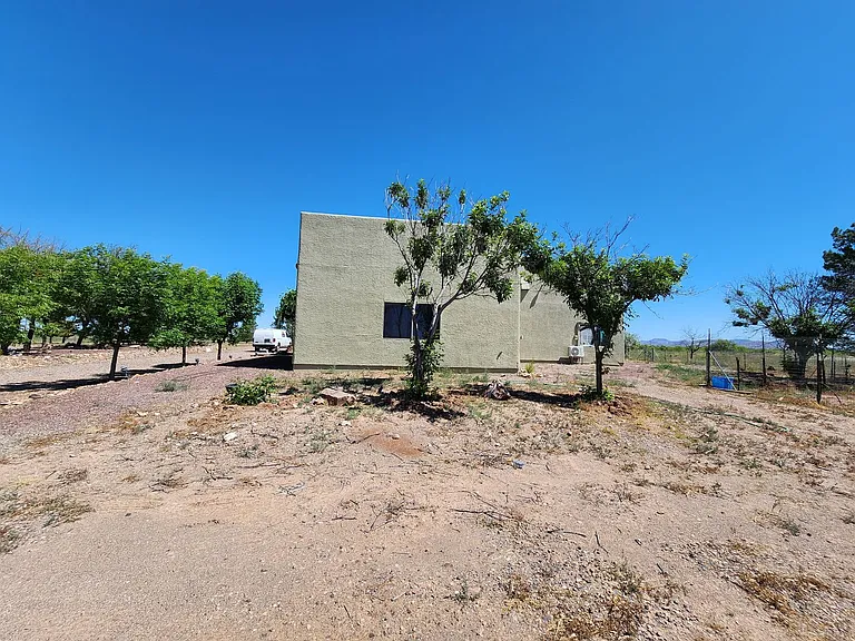 1050 W Rochin Rd — Photo 50