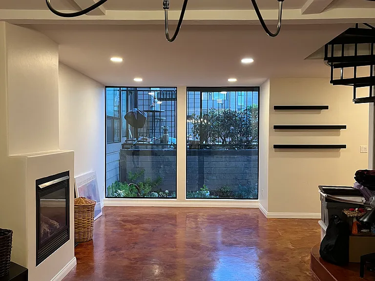 675 S Sierra Ave #12 — Photo 2