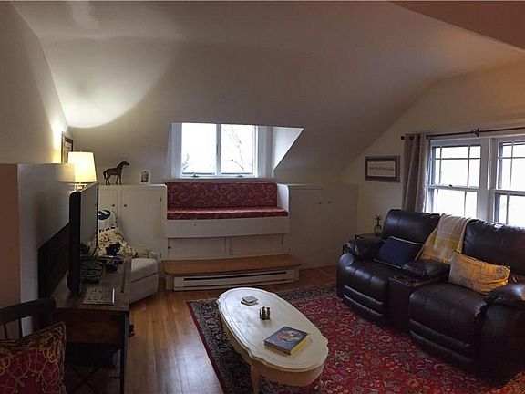 4th image of 35 Chastellux Ave APT L