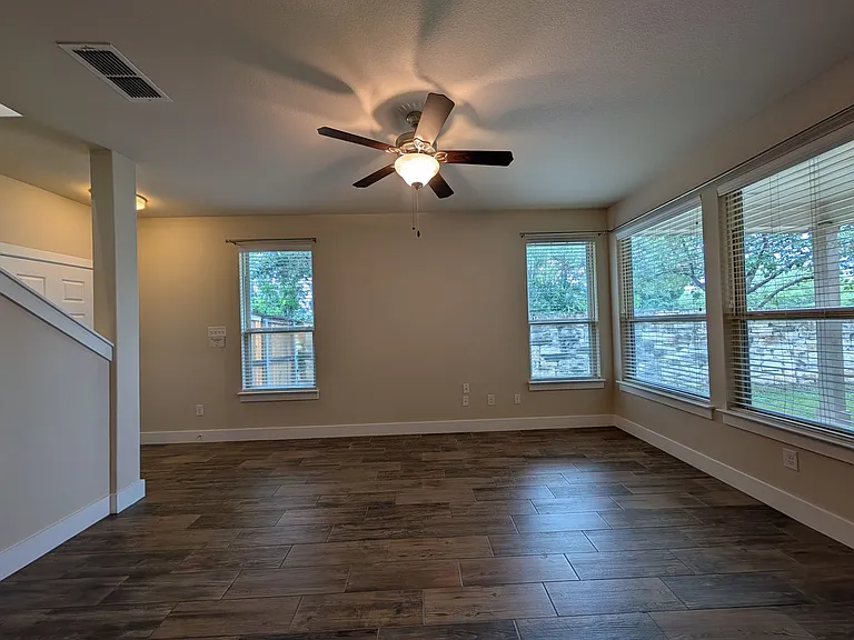 711 Gristmill Dr — Photo 6