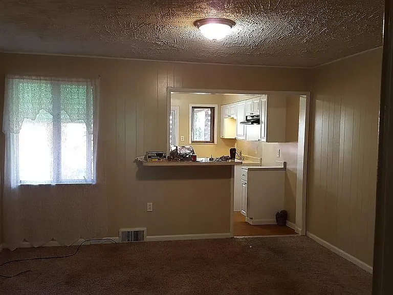 214 Wright St — Photo 3
