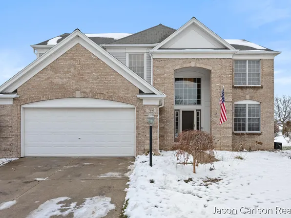 7193 Crystal View Dr SE, Caledonia, MI 49316