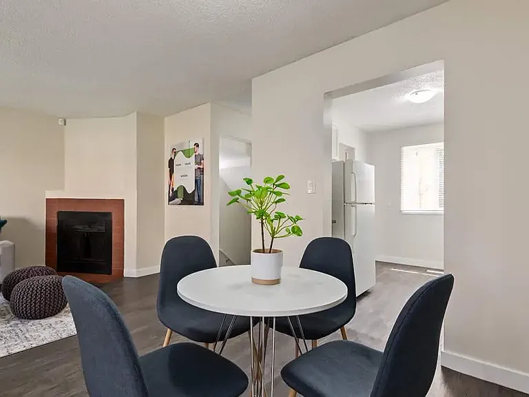 550 Rundlehorn Cir NE — Photo 55