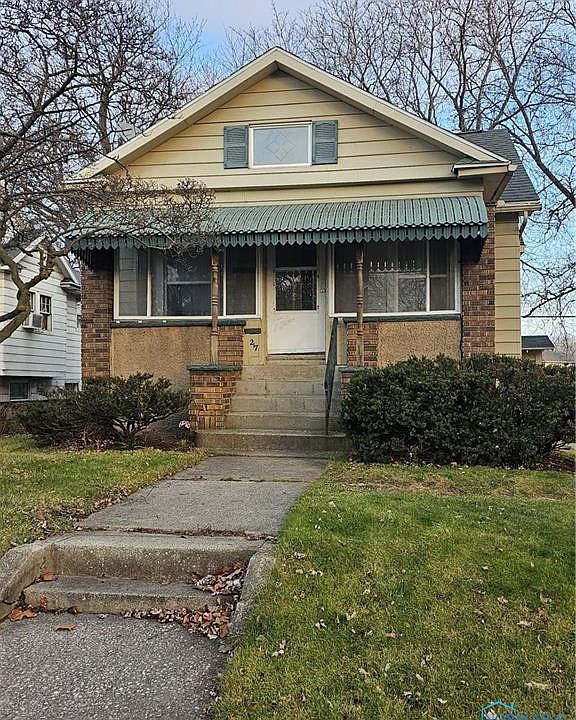 1st image of 217 Van Buren Ave