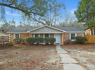 526 Woodlore Dr, Chickasaw, AL 36611