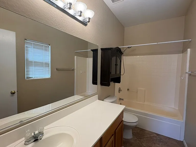 15337 W Port Au Prince Ln — Photo 5