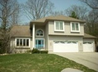 2106 Forest View Dr, Muskegon, MI 49441