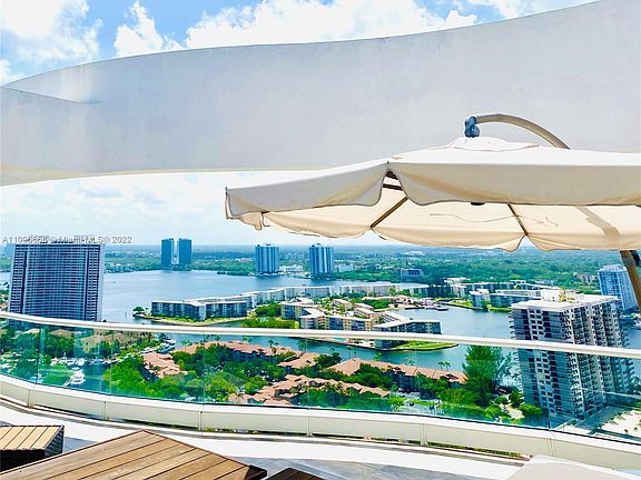 3rd image of 7000 Island Blvd Penthouse 8