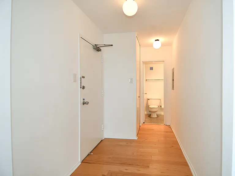 4515 Willard Ave #1201S — Photo 7