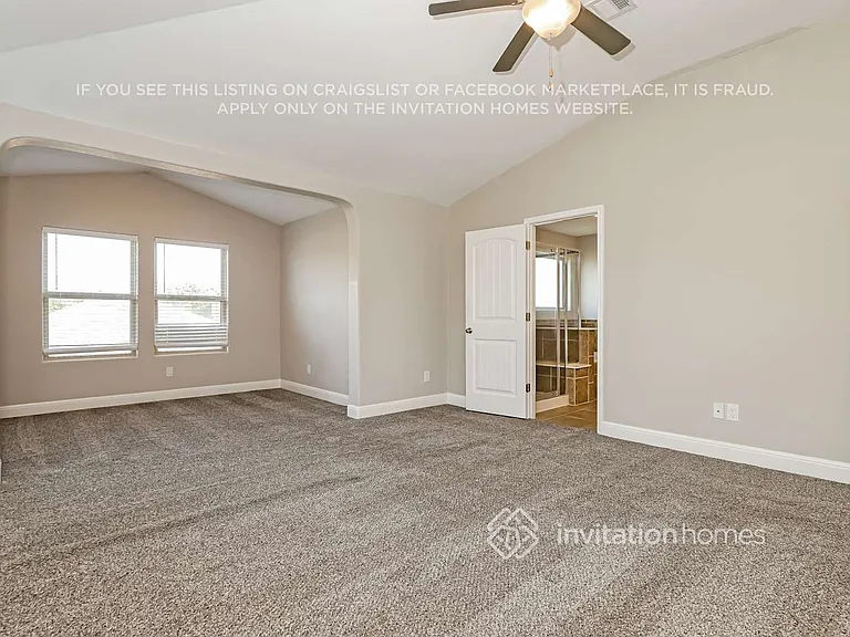 2527 Middleground — Photo 12