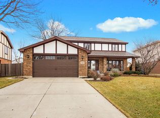 1355 N Justin Ct, Addison, IL 60101