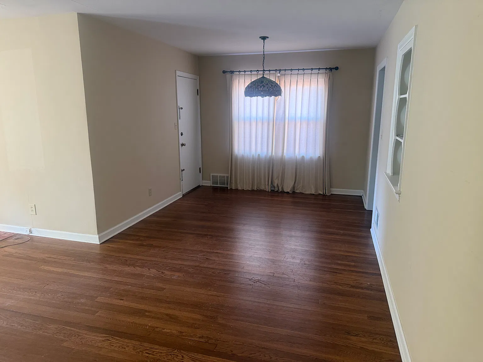 3 bed, 1150 sqft, $1,350 — Photo 3