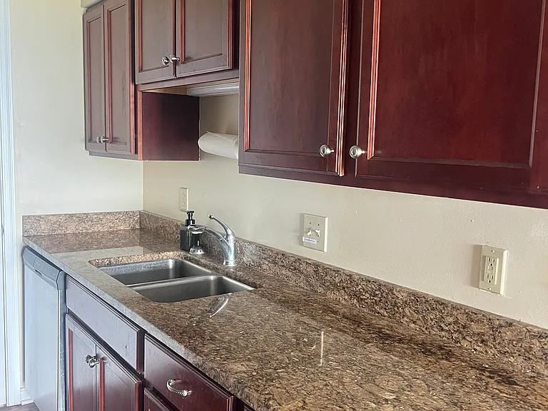 355 Grand Ave #201 — Photo 15