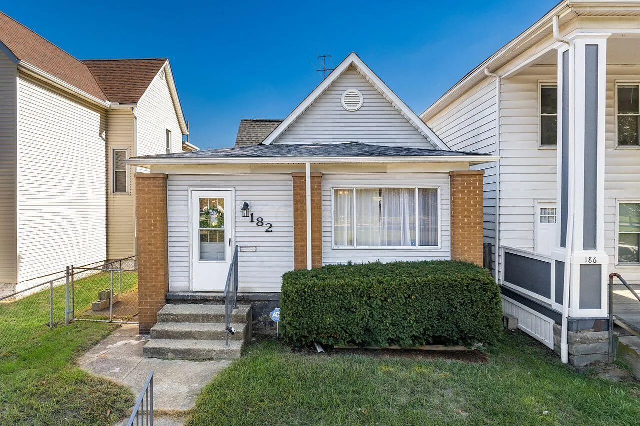 182 W Park Ave photo 1