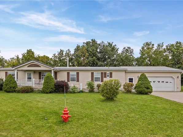 26 Indian Hills Dr, Waterloo, NY 13165