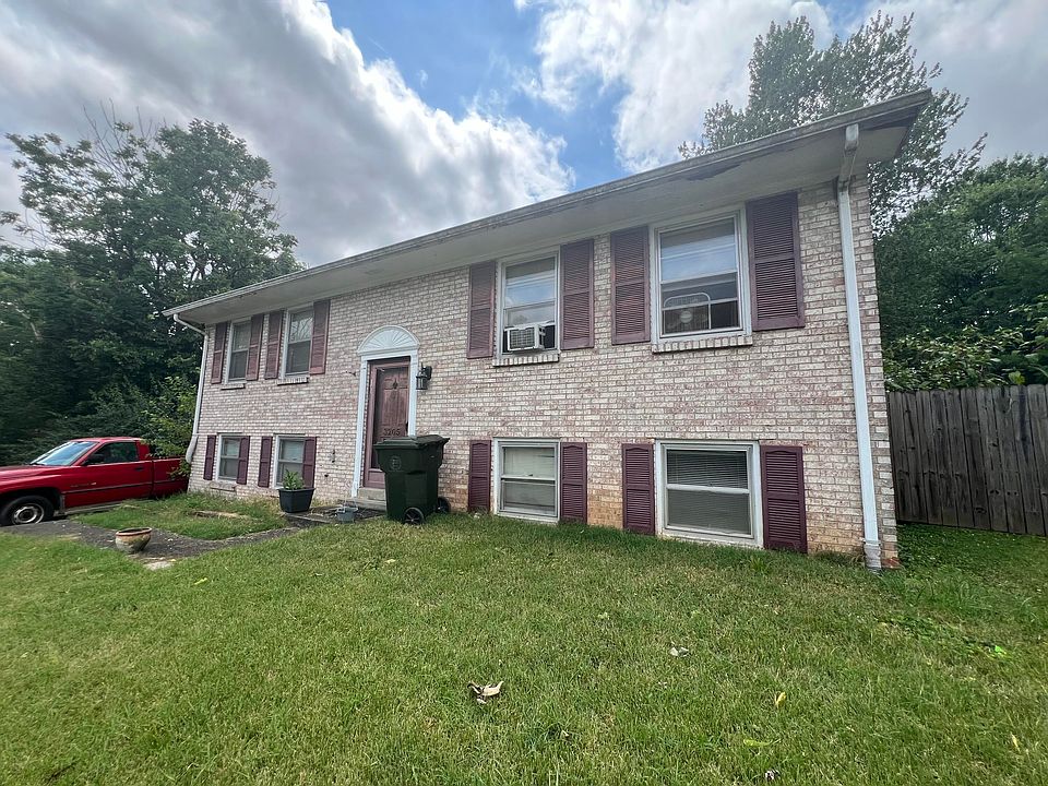 2nd image of 3205 Mount Ida Ct
