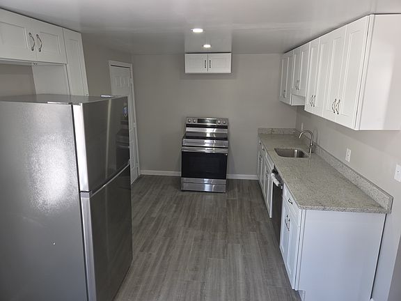 5th image of 151 Ray St APT 3B