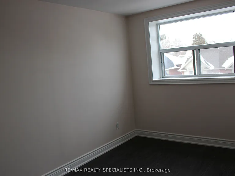 6 Brant Ave #8 — Photo 4
