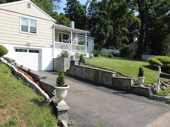 2nd image of 650 Warren Avenue