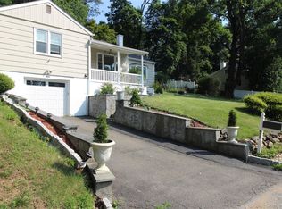 650 Warren Avenue, Thornwood, NY 10594